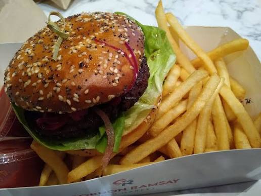 Gordon Ramsay Food Market signature dishes Fish and Chips
Farmhouse Burger
Harrah's Roll